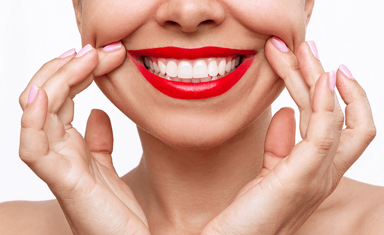 Hollywood Smile: The Secret to Shining Like the Stars